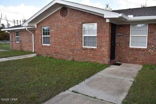 4006 E 11th St in Panama City, FL - Building Photo