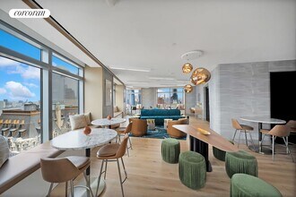 123 Washington St in New York, NY - Building Photo - Building Photo