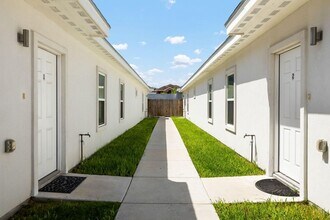 4709 Magnolia Ave in McAllen, TX - Building Photo - Building Photo