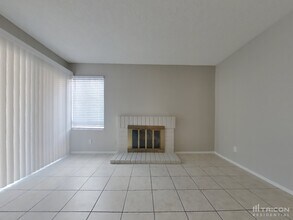 3932 W Gelding Dr in Phoenix, AZ - Building Photo - Building Photo