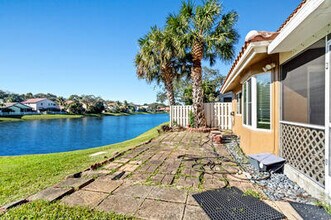 10056 Country Brook Rd in Boca Raton, FL - Building Photo - Building Photo