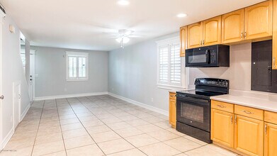 1396 Main St in Atlantic Beach, FL - Building Photo - Building Photo
