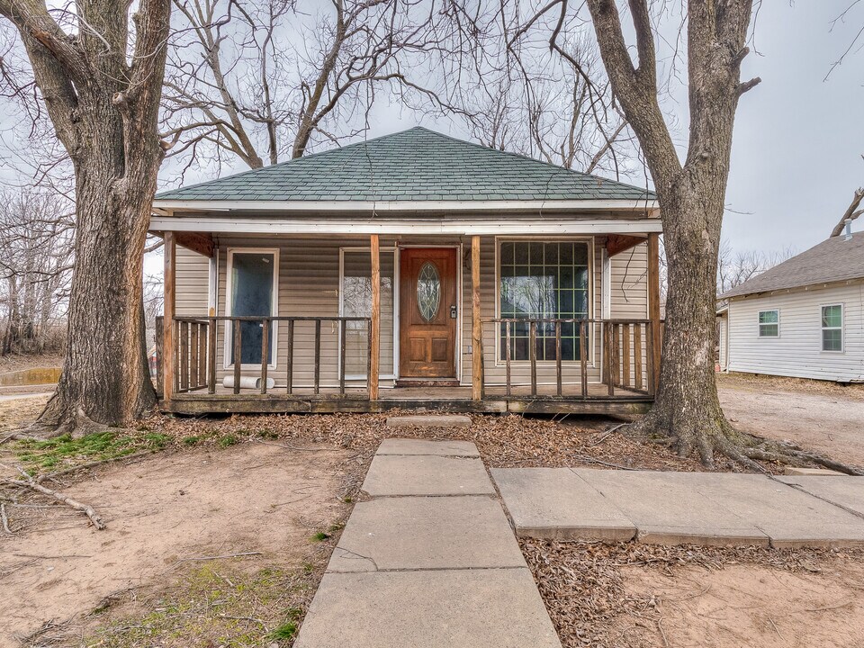 118 S Miles Ave in El Reno, OK - Building Photo