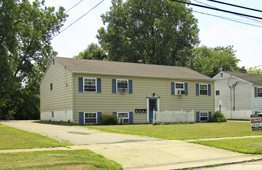 1205 W 44th St in Lorain, OH - Building Photo