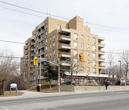 Roding Park Place in Toronto, ON - Building Photo - Building Photo