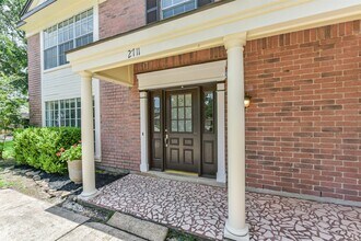 2711 Weald Way Ct in Spring, TX - Building Photo - Building Photo