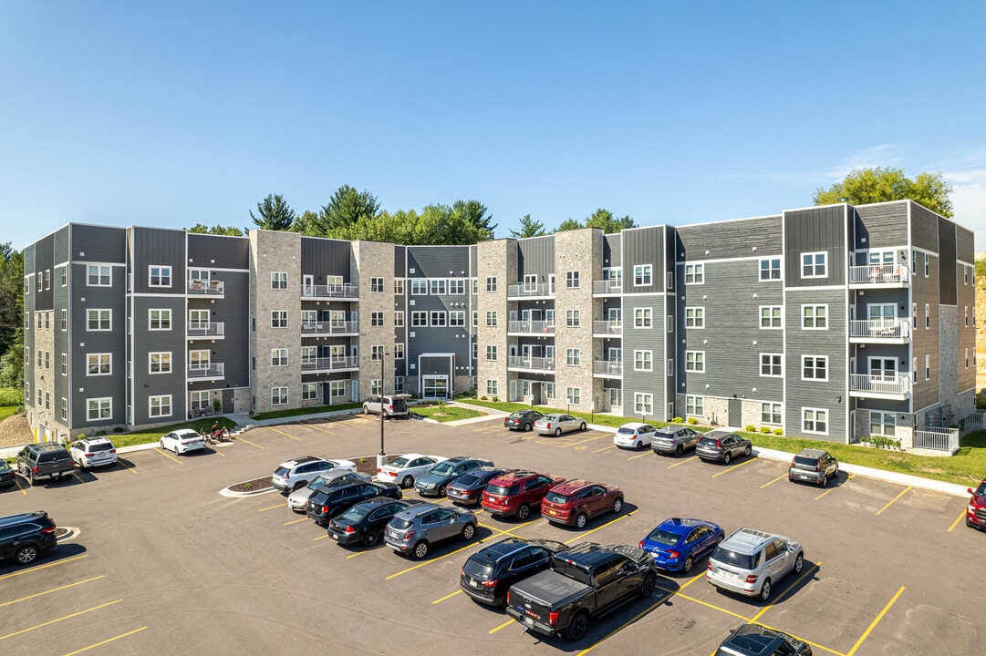 Stony Acres I in Wisconsin Dells, WI - Foto de edificio