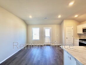 1008 W Lawton Rd in Claremore, OK - Building Photo - Building Photo