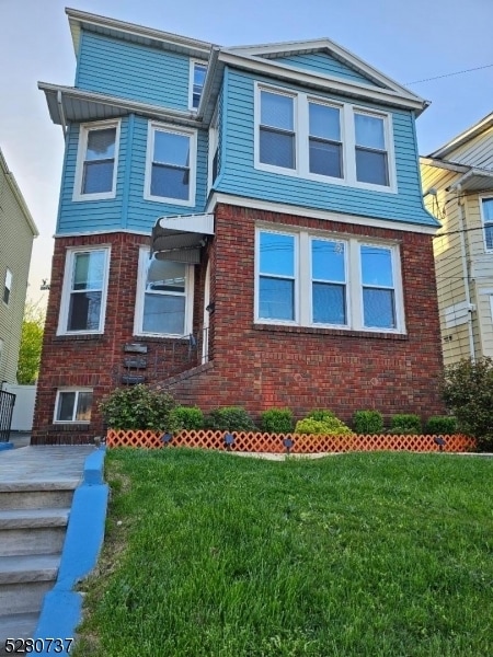 271 Davis Ave in Kearny, NJ - Building Photo