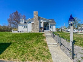 60 Sheldon St, Unit 2 in Farmingdale, ME - Building Photo