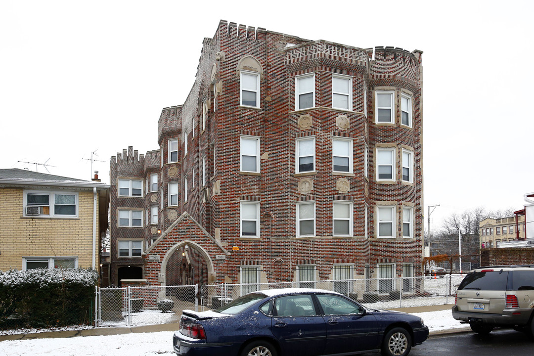 7914 S Dobson Ave in Chicago, IL - Building Photo