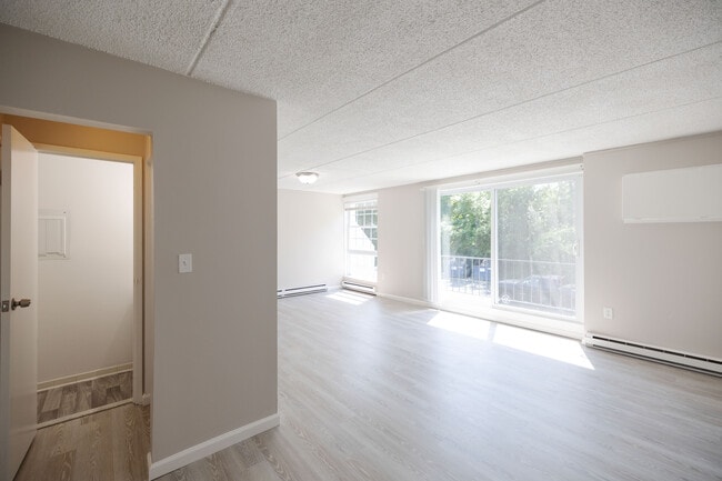 Greenbush Station in East Greenbush, NY - Building Photo - Interior Photo