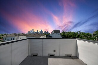 2302 Johnson St in Houston, TX - Building Photo - Building Photo