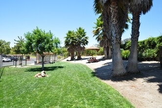 The Villas at Camino Bernardo in San Diego, CA - Foto de edificio - Building Photo