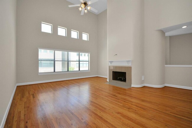 650 Westcross St in Houston, TX - Building Photo - Building Photo