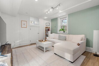 18 Wyman St in Arlington, MA - Building Photo - Building Photo