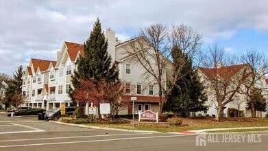 5 Edinburgh Ct in Edison, NJ - Building Photo - Building Photo