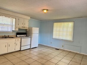 1527 Madison St in Clarksville, TN - Building Photo - Building Photo