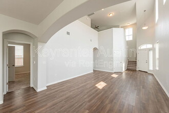 10812 Harwood Overlook Pass in Austin, TX - Building Photo - Building Photo