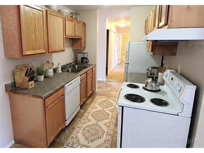 808 Evergreen Ave in Olivia, MN - Building Photo - Building Photo