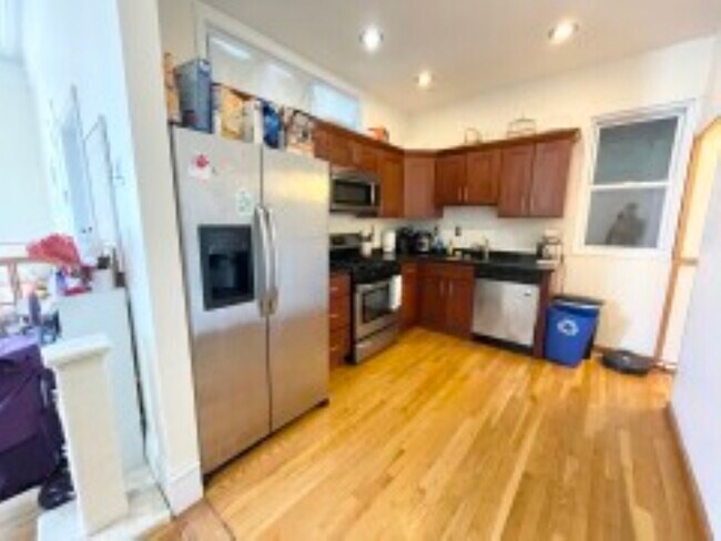 775 Parker St, Unit 1 in Boston, MA - Building Photo - Building Photo