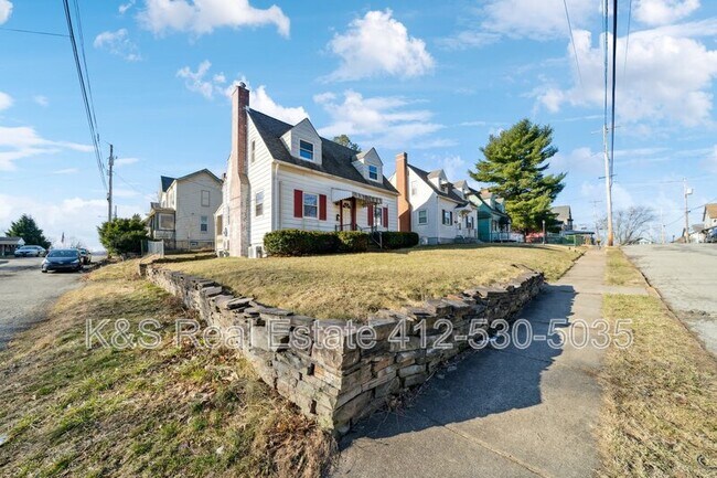 3212 Orchard St in McKeesport, PA - Building Photo - Building Photo
