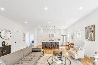 142 Birch St in Boston, MA - Building Photo - Building Photo