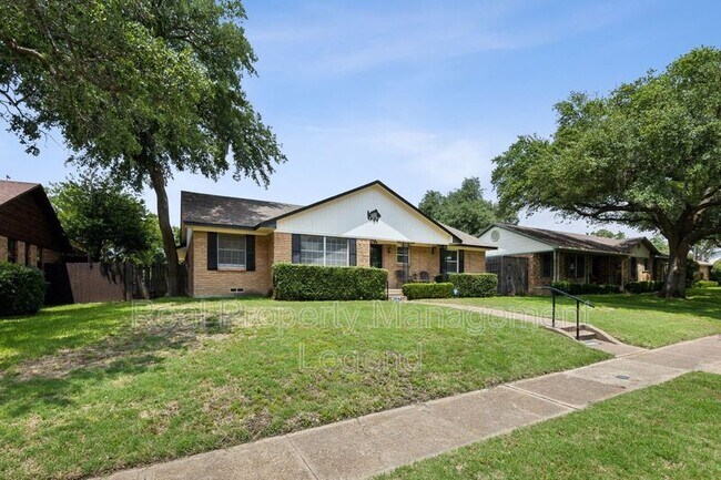 9007 Sweetwater Dr in Dallas, TX - Building Photo - Building Photo