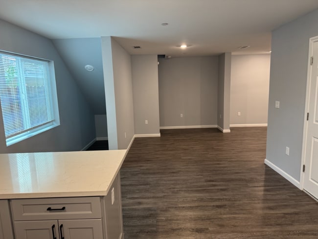 property at 1914 Holly Dr