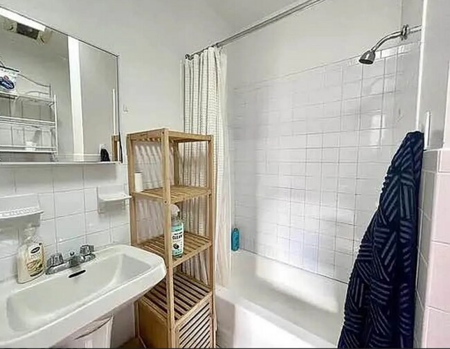 E. 14th St, 1St Ave, Unit 00 in New York, NY - Building Photo - Building Photo