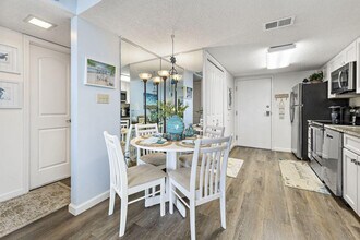 1832 W Beach Blvd in Gulf Shores, AL - Foto de edificio - Building Photo