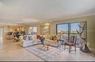 5911 Midnight Pass Rd, Unit 601 in Sarasota, FL - Building Photo - Building Photo