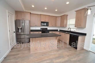 4234 Anasazi Park Ct in Riverton, UT - Building Photo - Building Photo