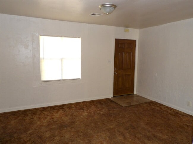 1416 NW Irwin Ave in Lawton, OK - Building Photo - Building Photo