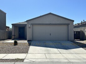 5992 S Antrim Loop in Tucson, AZ - Building Photo