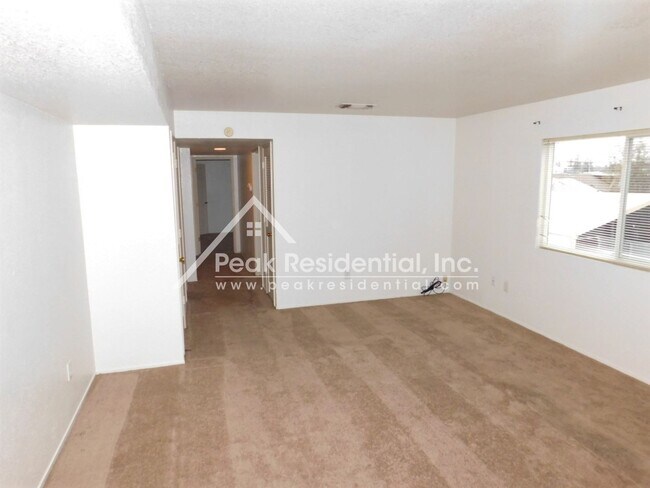 130 Fig St in Roseville, CA - Foto de edificio - Building Photo