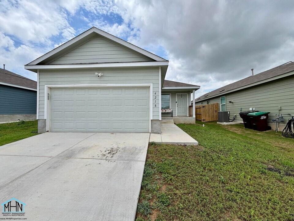4218 Cataract Cir in San Antonio, TX - Building Photo