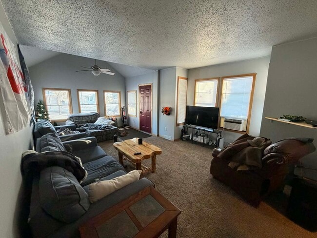 1318 10th St N in Fargo, ND - Building Photo - Building Photo