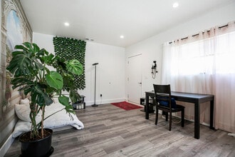1748 Opechee Way in Glendale, CA - Building Photo - Building Photo