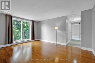 50-350 Burnside Ave in Ottawa, ON - Building Photo - Building Photo