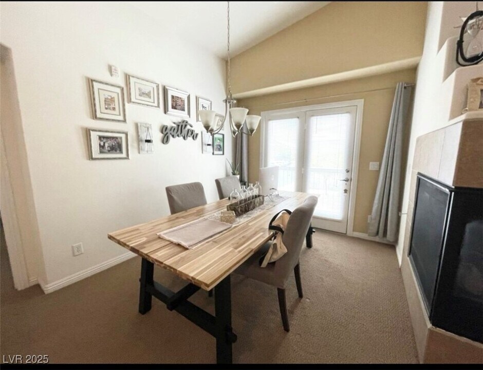 10062 Aspen Rose St in Las Vegas, NV - Building Photo