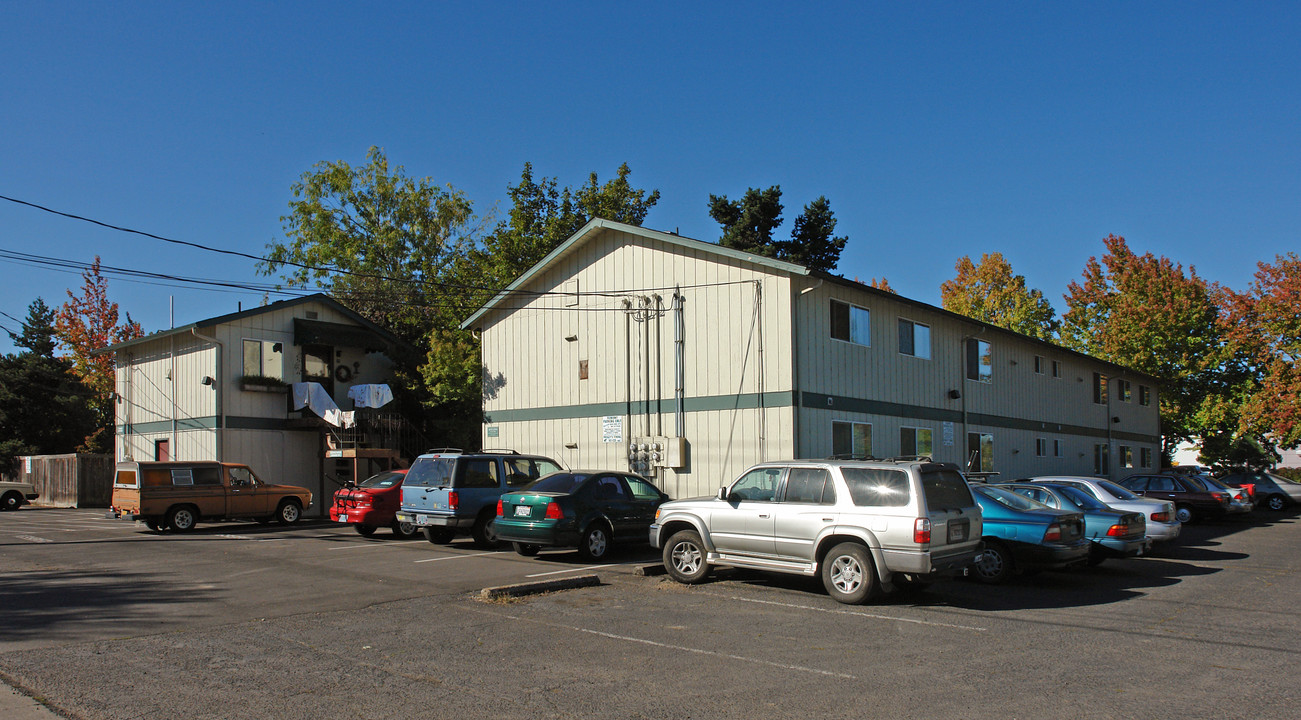 Greenwood Apartments in Eugene, OR - Building Photo