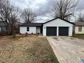 10026 Caton Pl in Midwest City, OK - Building Photo