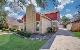 7626 Cypress Dr in Humble, TX - Foto de edificio - Building Photo