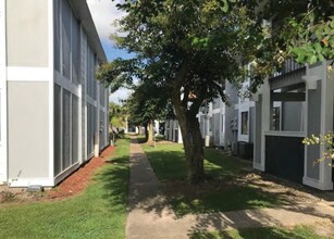 Biloxi Shores Apartments in Biloxi, MS - Foto de edificio - Building Photo