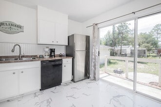 3831 Forest Glen Dr in Pensacola, FL - Building Photo - Building Photo