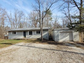 1130 Tuck a Way Ridge Dr in Nashville, IN - Building Photo