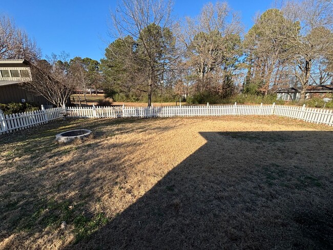 2802 Honeysuckle Ln in Russellville, AR - Building Photo - Building Photo