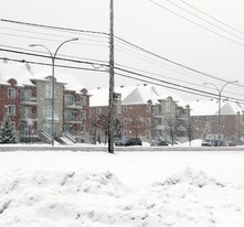4330 des Sources in Montréal, QC - Building Photo