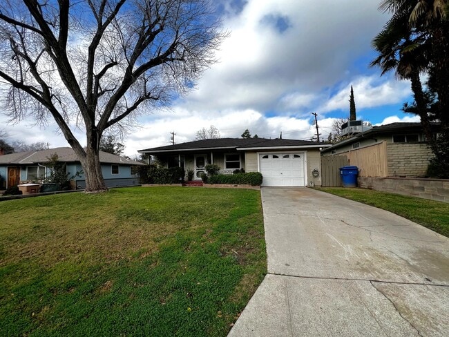 1788 Camino Primavera in Bakersfield, CA - Building Photo - Building Photo